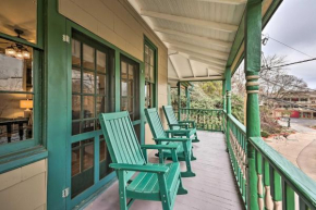 Cozy Eureka Springs Cottage, Walk to Dtwn!